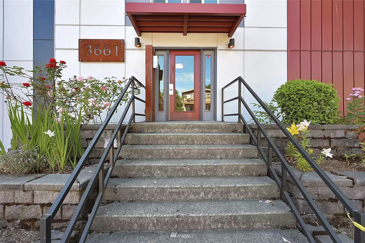 Seattle, WA 98103,3661 Phinney AVE N #207