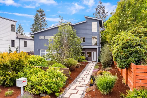 10421 39th AVE SW, Seattle, WA 98146