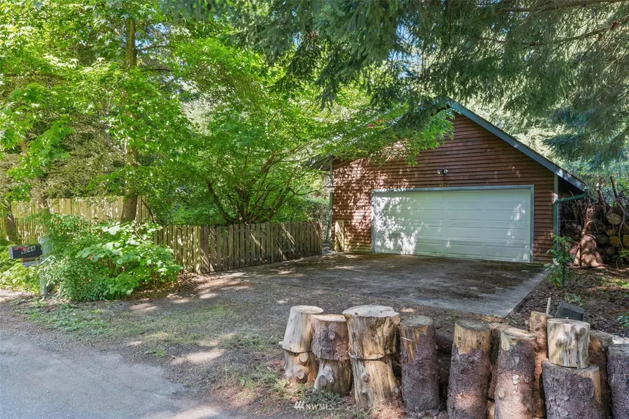 9244 SW 274 th ST, Vashon, WA 98070