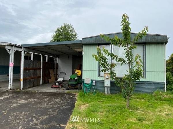 266 E State Route 4 #2, Cathlamet, WA 98612