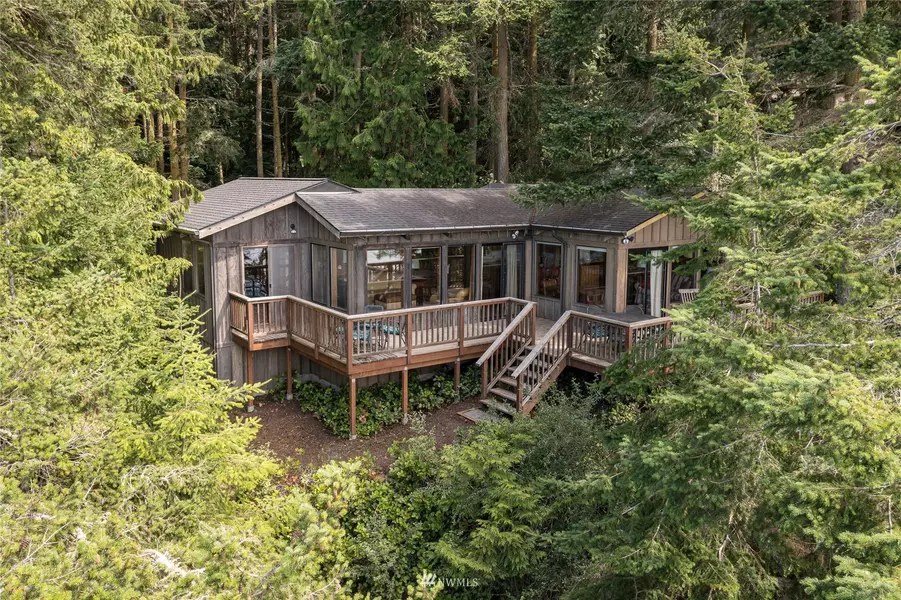 242 Perkins LN, Lopez Island, WA 98261