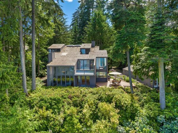 8230 Grand AVE NE, Bainbridge Island, WA 98110