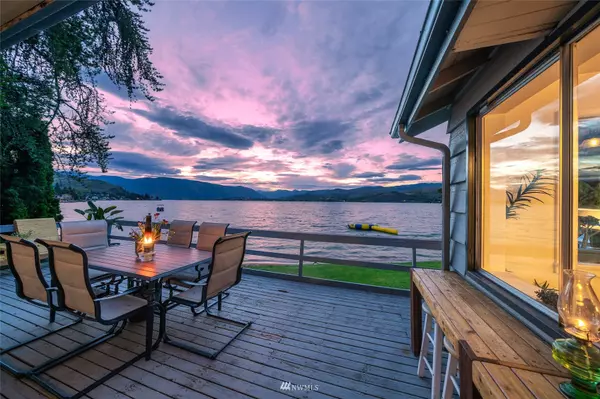 574 S Lakeshore RD, Chelan, WA 98816