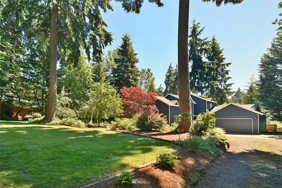 8469 Ferncliff AVE NE, Bainbridge Island, WA 98110