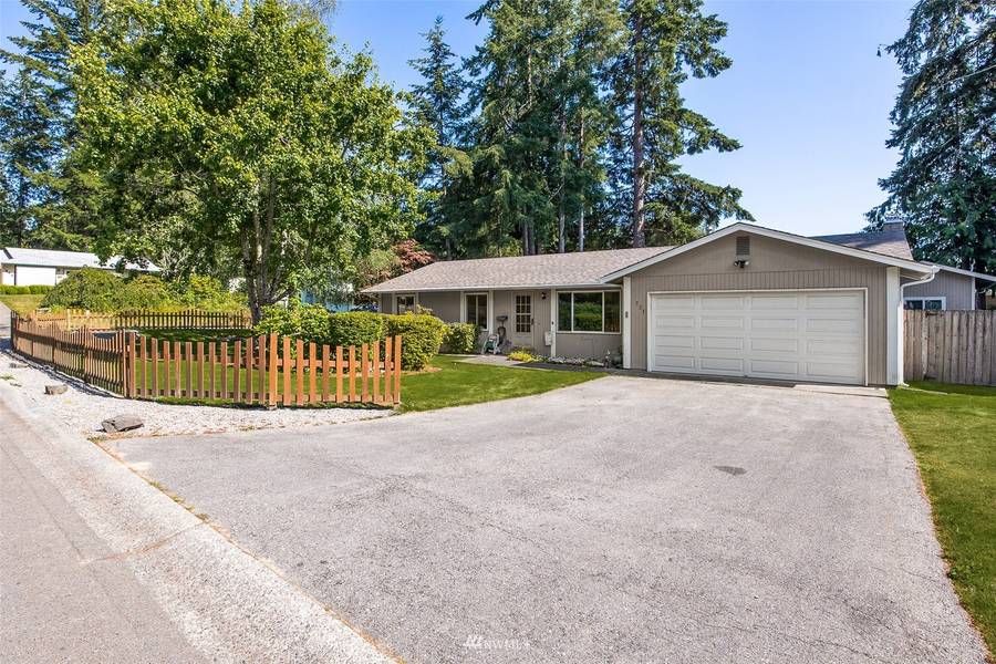 731 NE Valley Oak DR, Bremerton, WA 98311