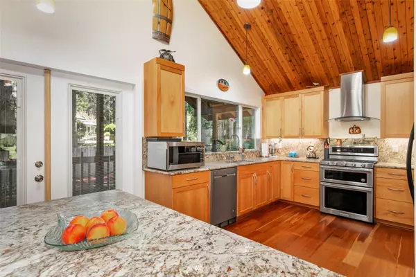 Bainbridge Island, WA 98110,11270 Meadowmeer CIR NE