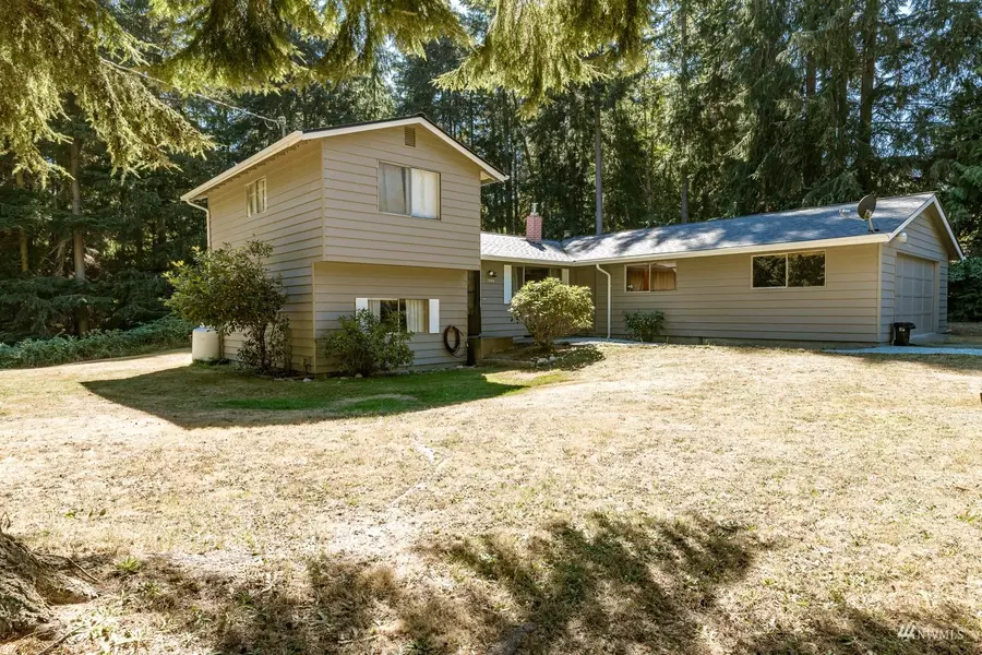 744 Spitfire LN, Oak Harbor, WA 98277