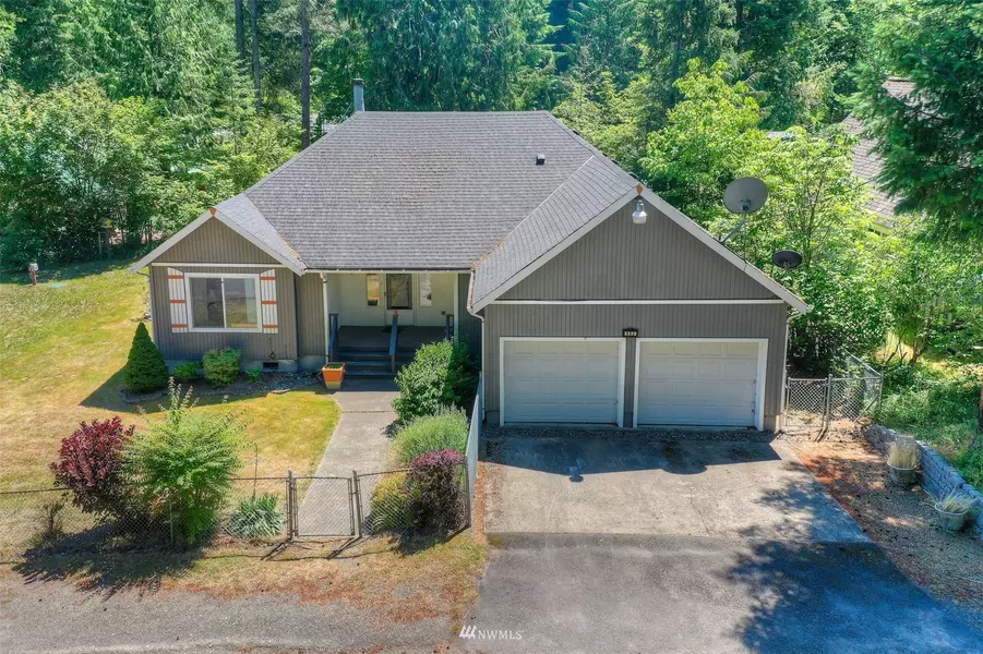 552 Cannon RD, Packwood, WA 98361