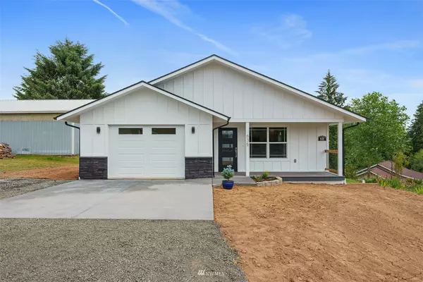 635 Elm ST, Raymond, WA 98577