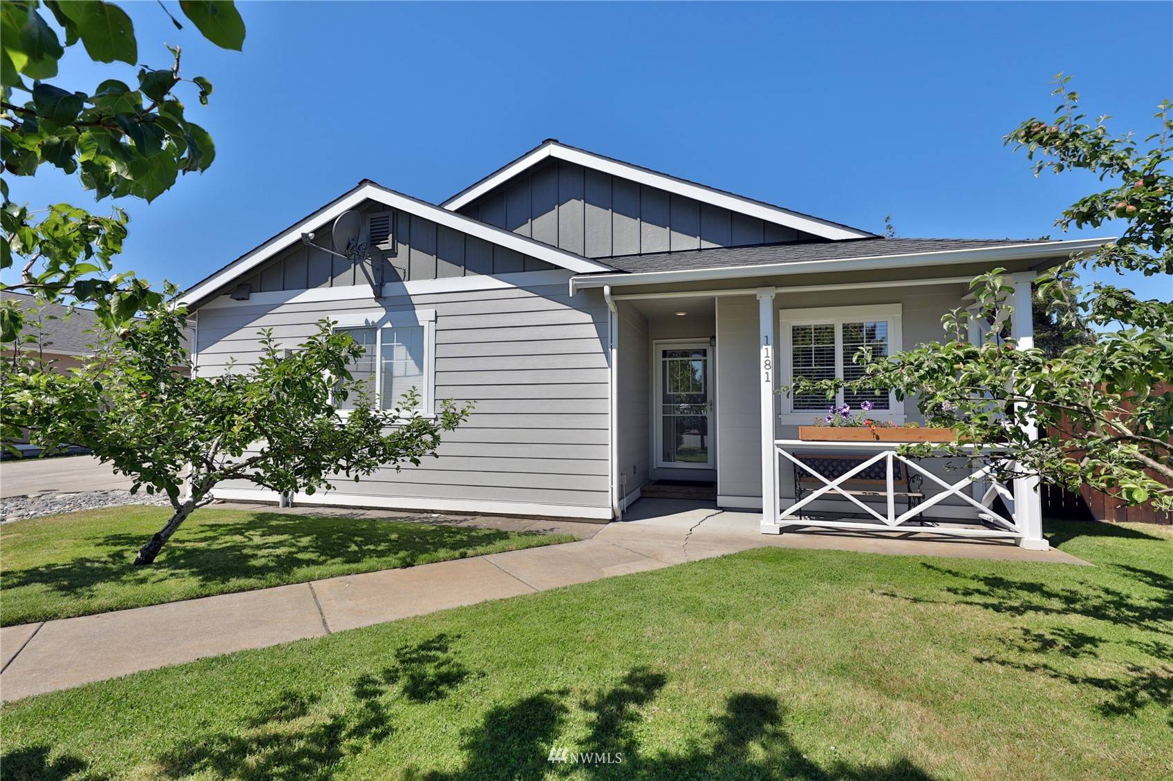 1181 NE Cordero PL, Oak Harbor, WA 98277