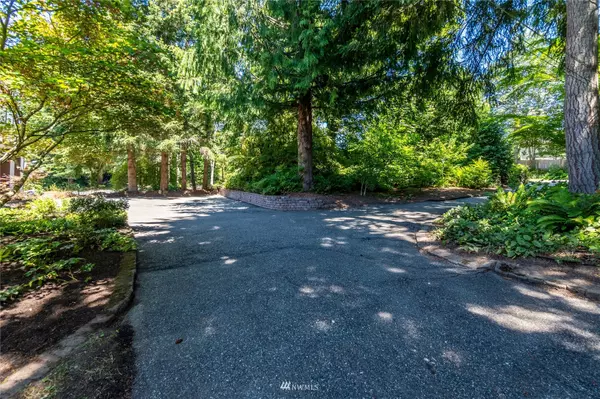 Edmonds, WA 98026,12418 Scenic DR