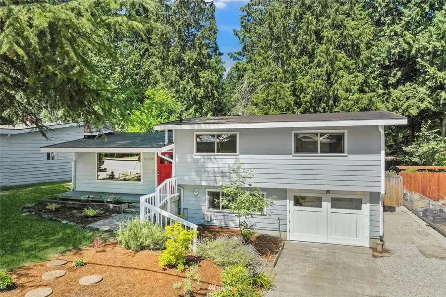 9228 NE 183rd ST, Bothell, WA 98011