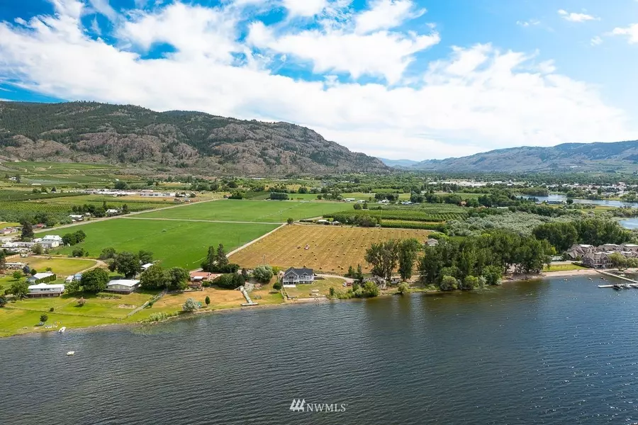 26 S Lake Loop RD, Oroville, WA 98844