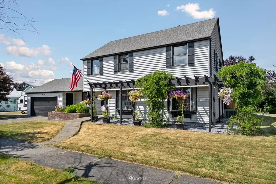 615 W 3rd ST, Centralia, WA 98531