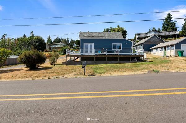 1036 Puget DR SE, Port Orchard, WA 98366