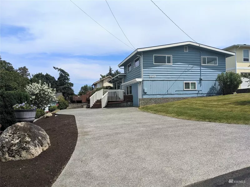 3917 O AVE, Anacortes, WA 98221