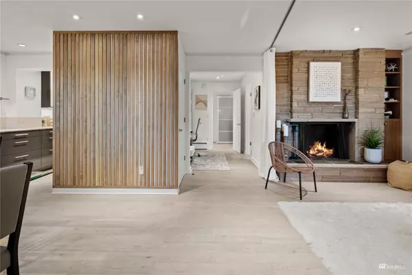 330 W Roy ST #101, Seattle, WA 98119