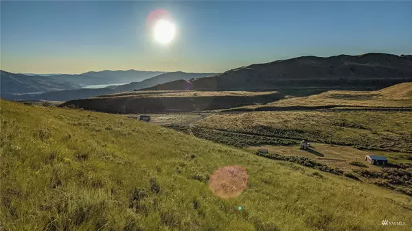 16 Red Rose LN, Orondo, WA 98843