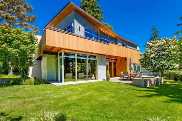 921 Highland DR, Bellingham, WA 98225