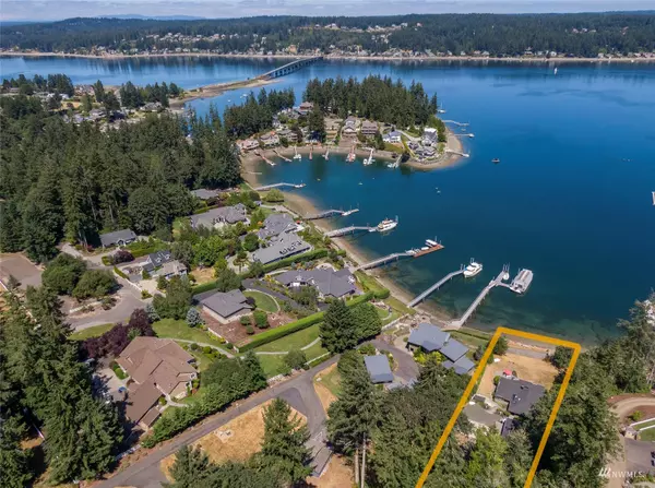 341 Island BLVD, Fox Island, WA 98333