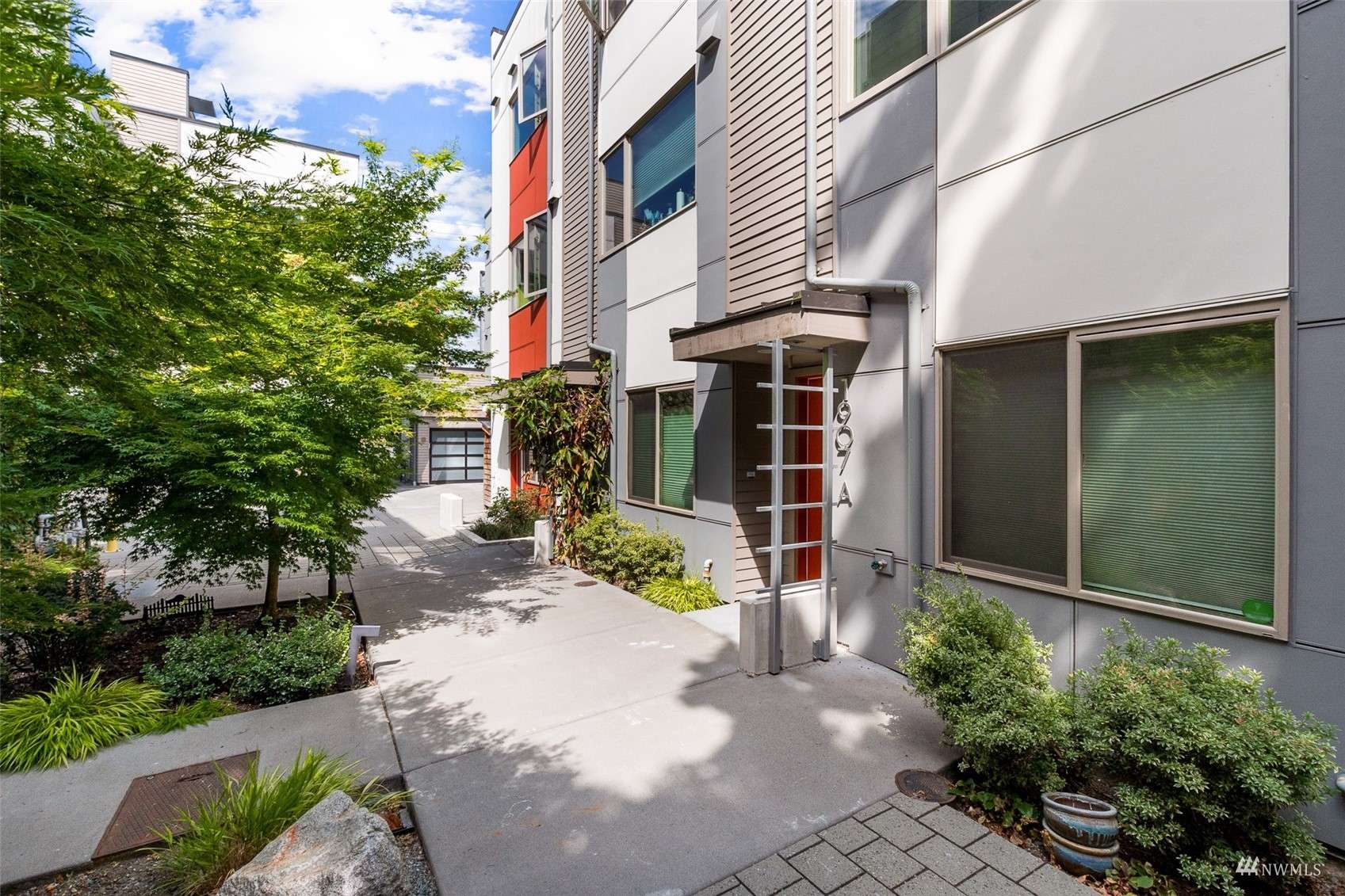 1907 25th AVE S #A, Seattle, WA 98144