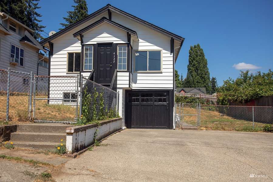 4122 W F Street, Bremerton, WA 98312