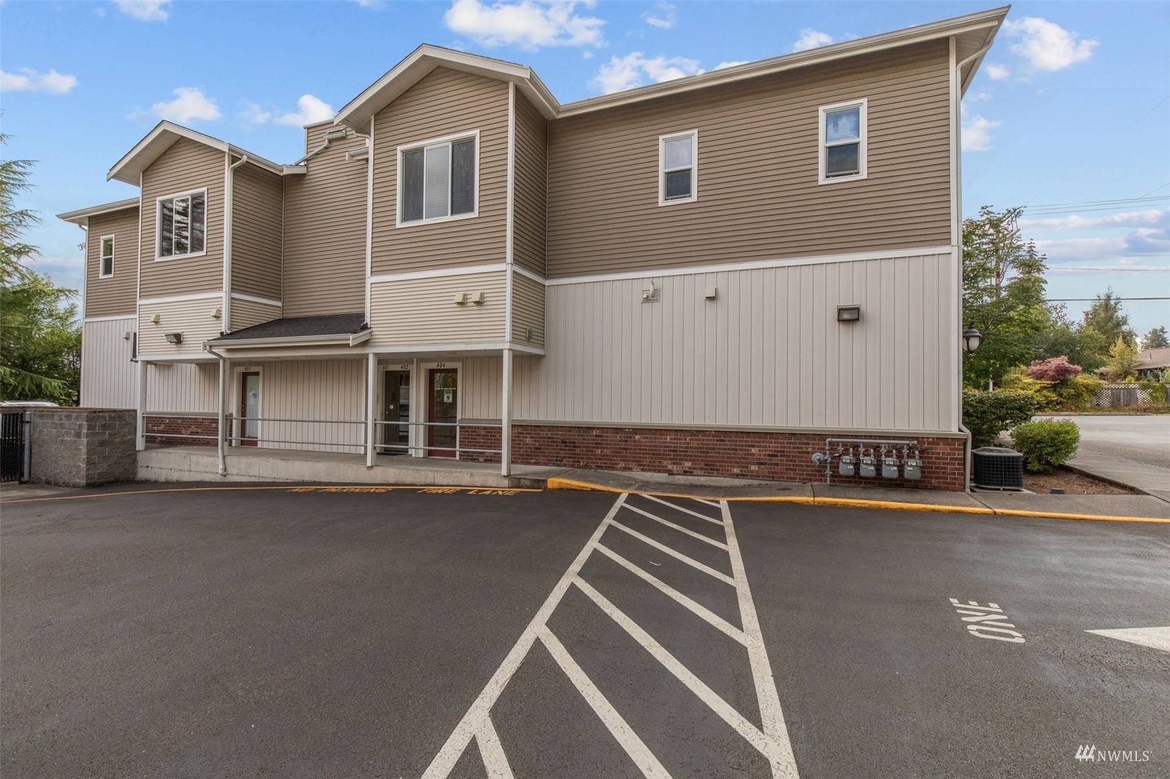 24001 56th AVE W #D401, Mountlake Terrace, WA 98043