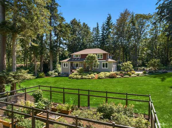 5662 Packard LN NE, Bainbridge Island, WA 98110