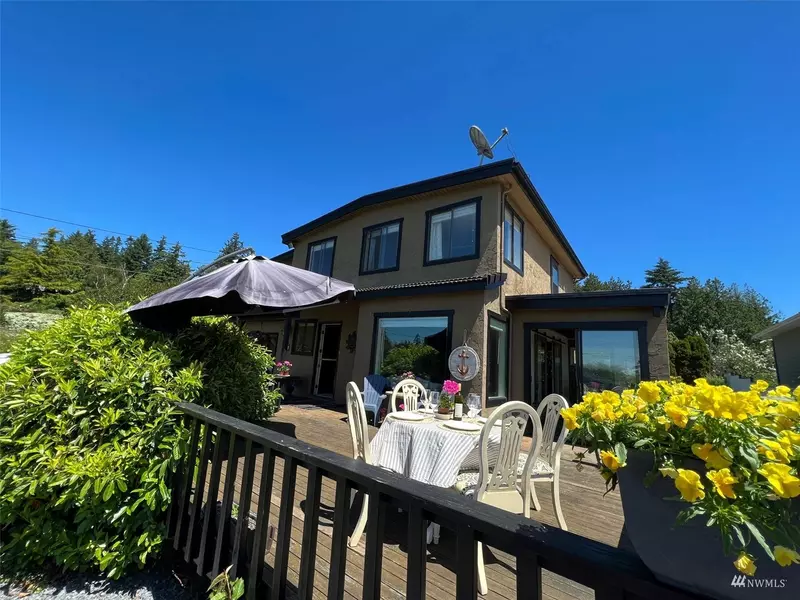 614 Highland DR, Point Roberts, WA 98281