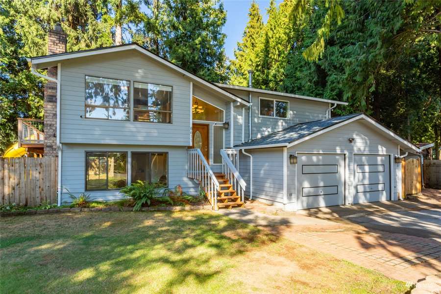 8611 Lynnwood DR, Lynden, WA 98264