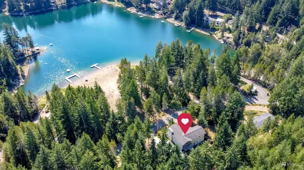 381 NE Lakeshore DR N, Tahuya, WA 98588