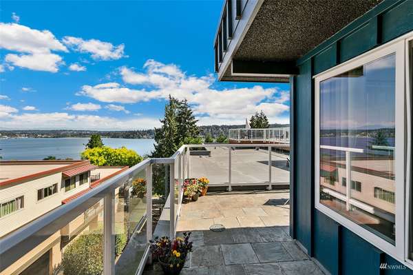 3825 NE 155th PL #403, Lake Forest Park, WA 98155