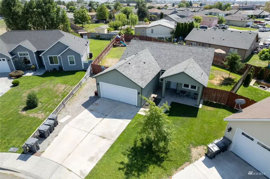 2116 E Sycamore CT, Pasco, WA 99301