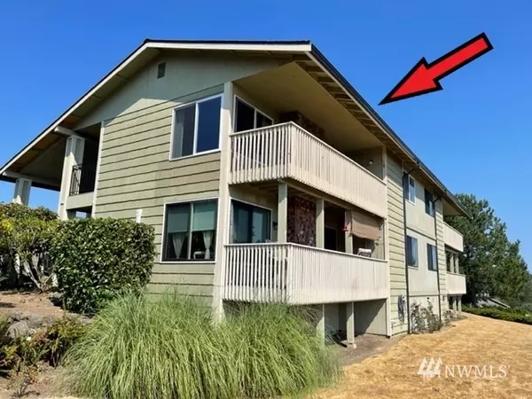 3370 Narrows View LN NE #202, Bremerton, WA 98310