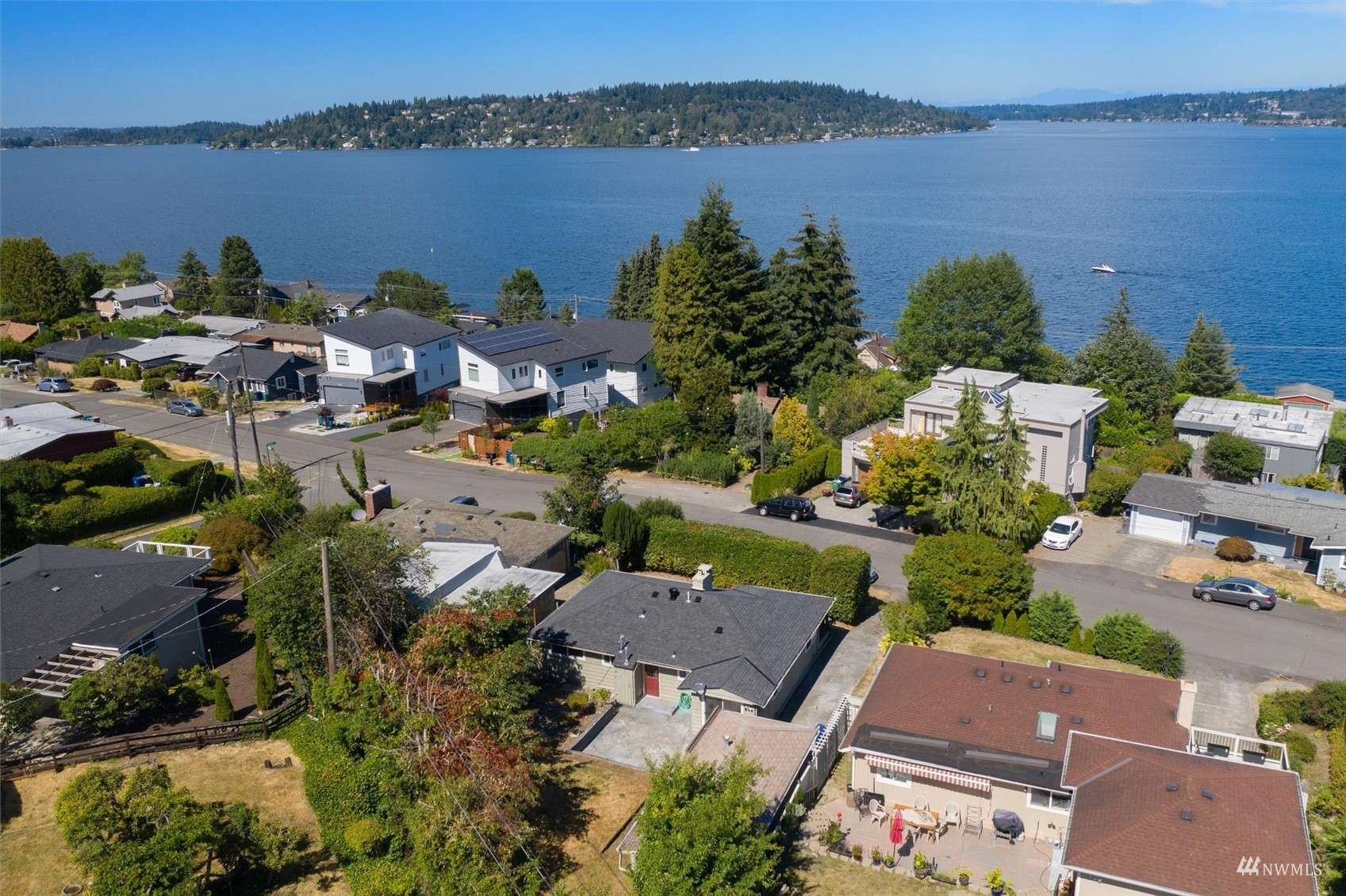 10807 Dixon DR S, Seattle, WA 98178