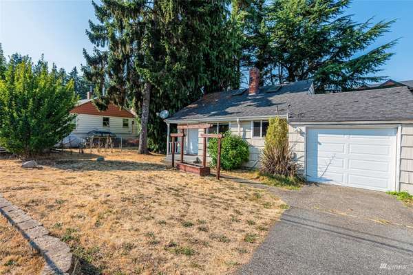 820 N 145th ST, Shoreline, WA 98133