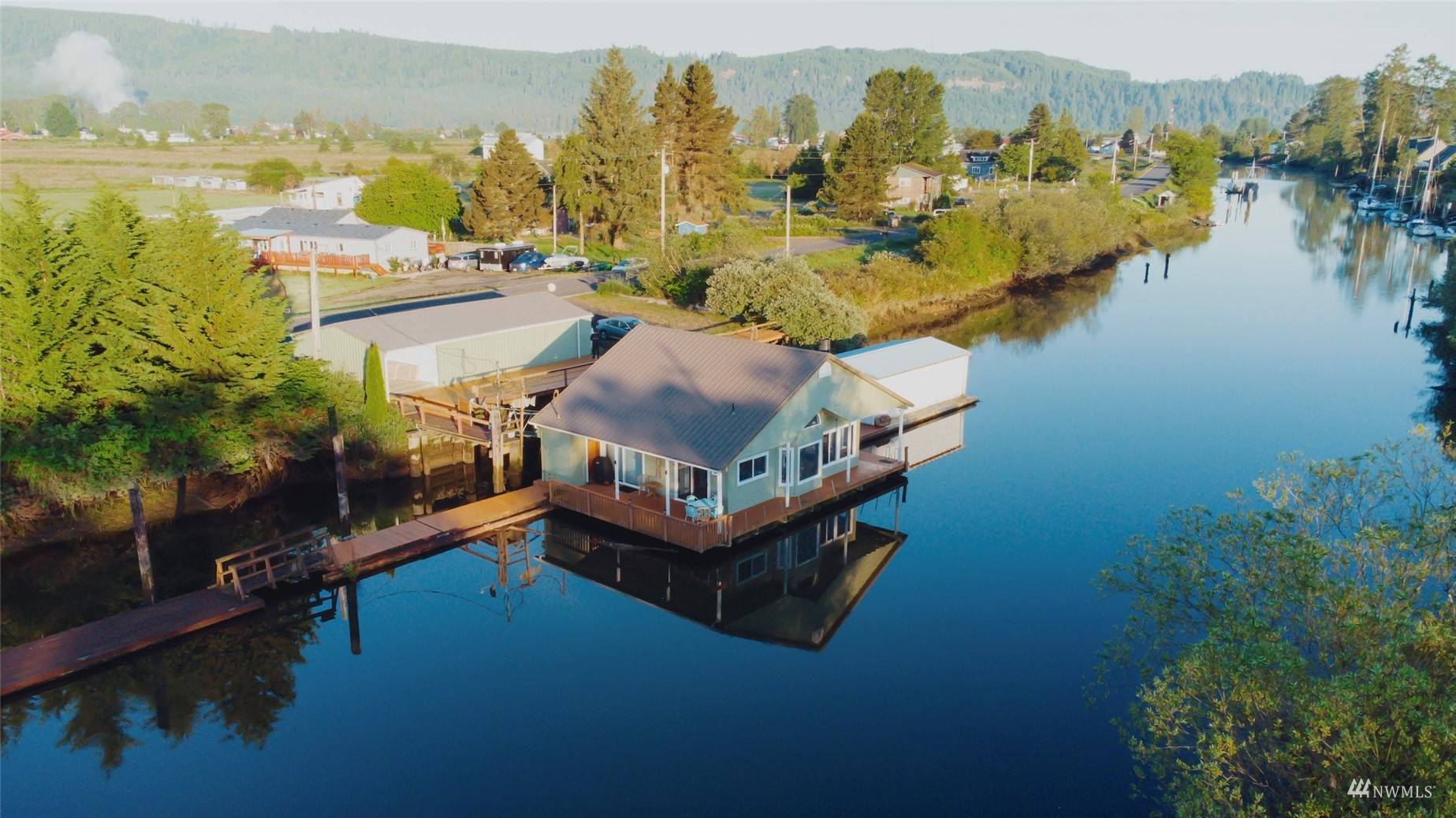 96 S Welcome Slough RD, Cathlamet, WA 98612