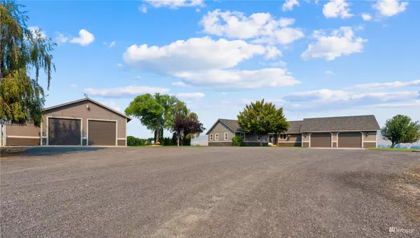 3163 Eagle View DR, Malaga, WA 98828