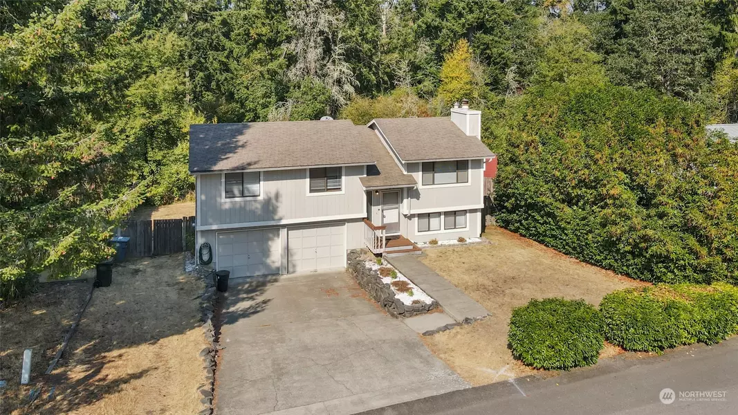 826 Haskell ST, Dupont, WA 98327