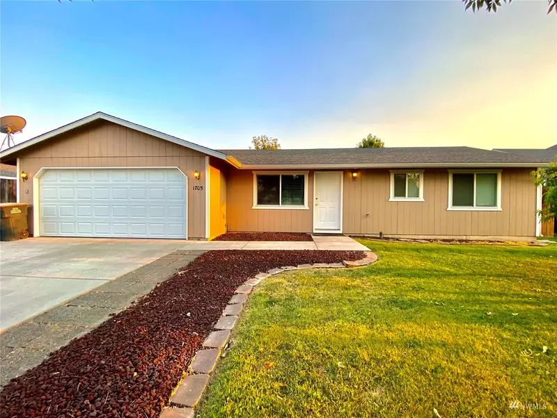 1705 W Mockingbird ST, Moses Lake, WA 98837