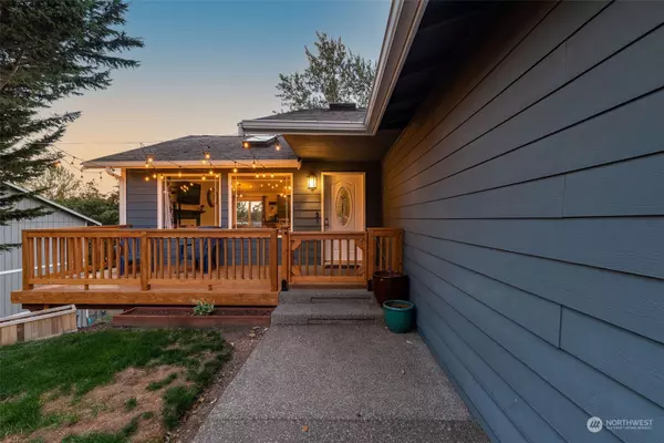 805 10th AVE, Milton, WA 98354