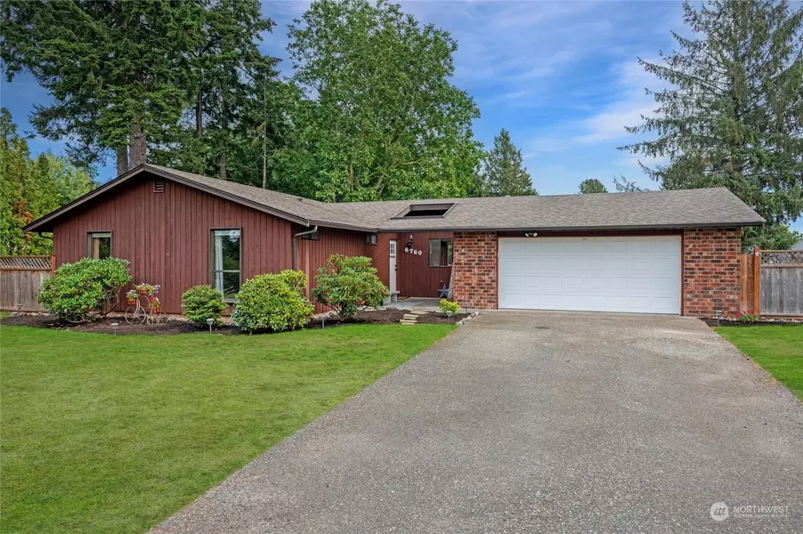 6780 La Bello DR, Lynden, WA 98264