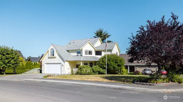 2122 Meadows LN, Anacortes, WA 98221