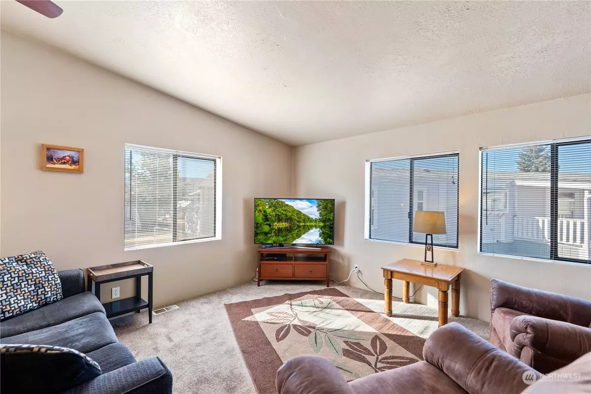 East Wenatchee, WA 98802,455 9th ST NE #8
