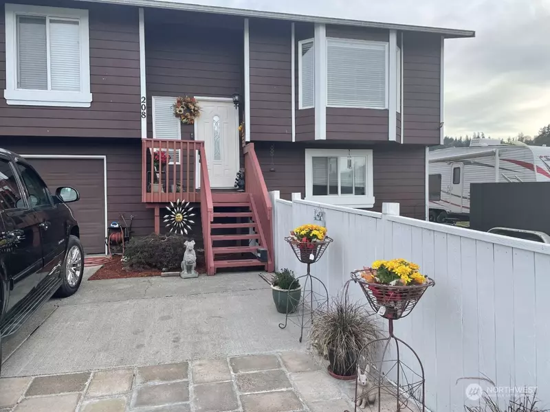 208 9th AVE N, Algona, WA 98001