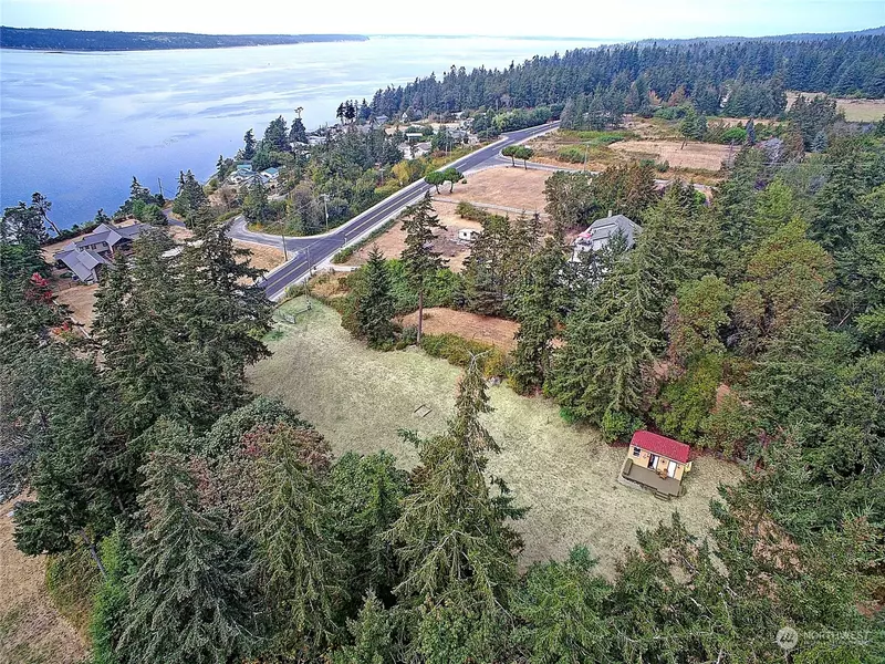 1539 S West Camano DR, Camano Island, WA 98282