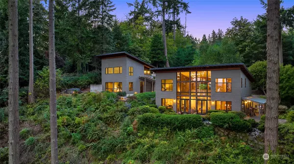 11121 NE Brownell LN, Bainbridge Island, WA 98110