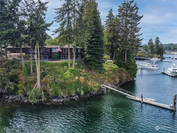 Port Ludlow, WA 98365,413 S Bay LN