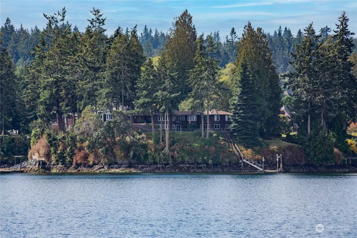 Port Ludlow, WA 98365,413 S Bay LN