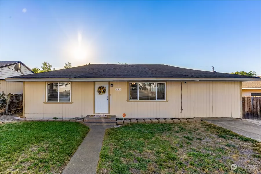 562 S Grand DR, Moses Lake, WA 98837